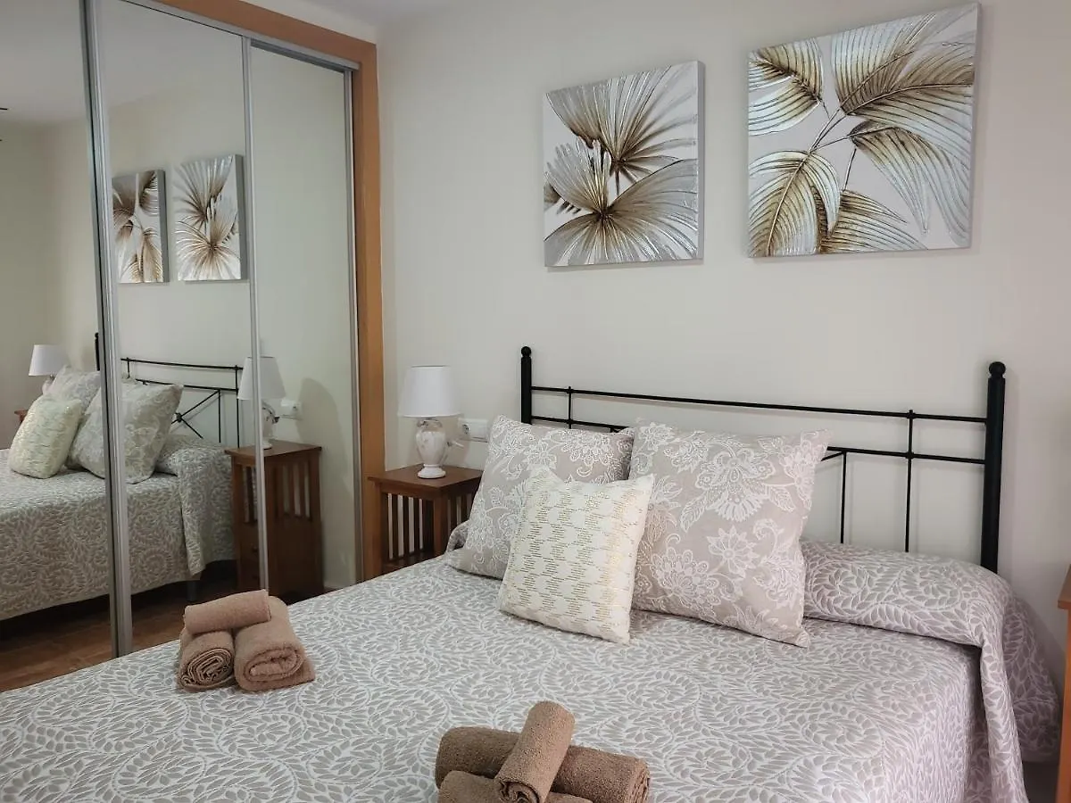 Bajo precioso en primera línea de Vera-Playa con jardín y terraza! Apartamento Vera