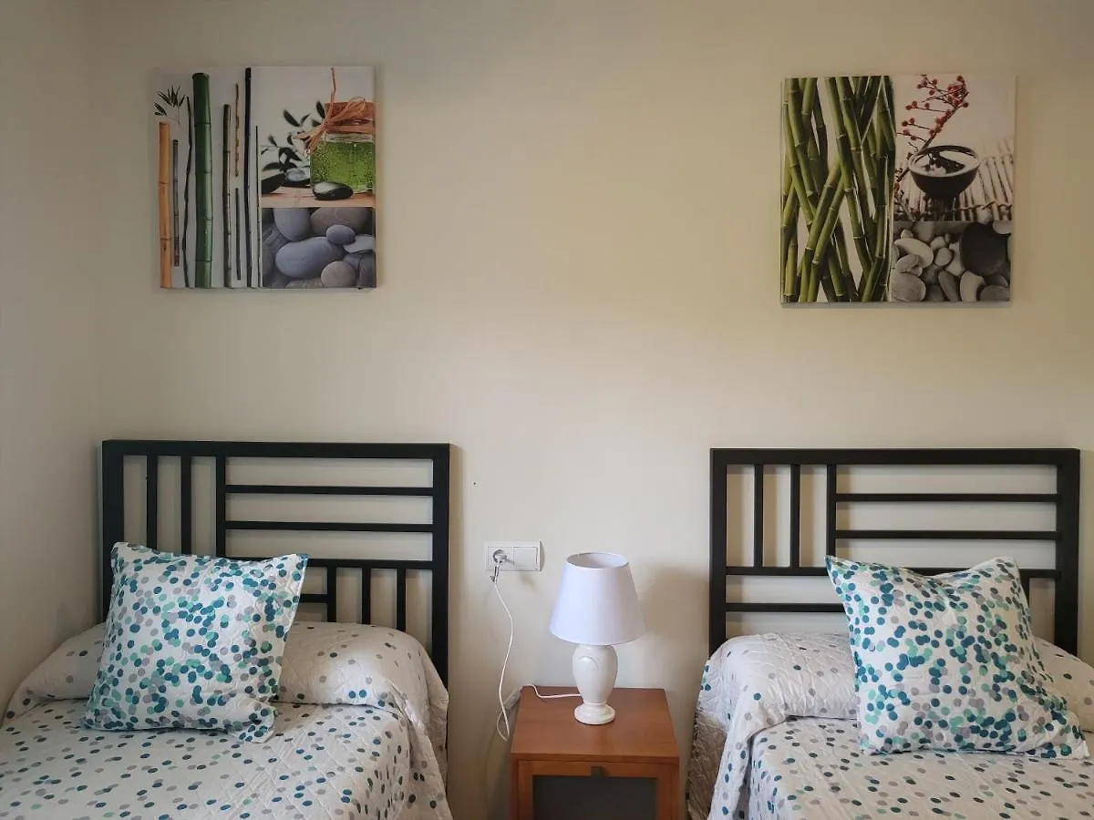Apartamento Bajo precioso en primera línea de Vera-Playa con jardín y terraza!