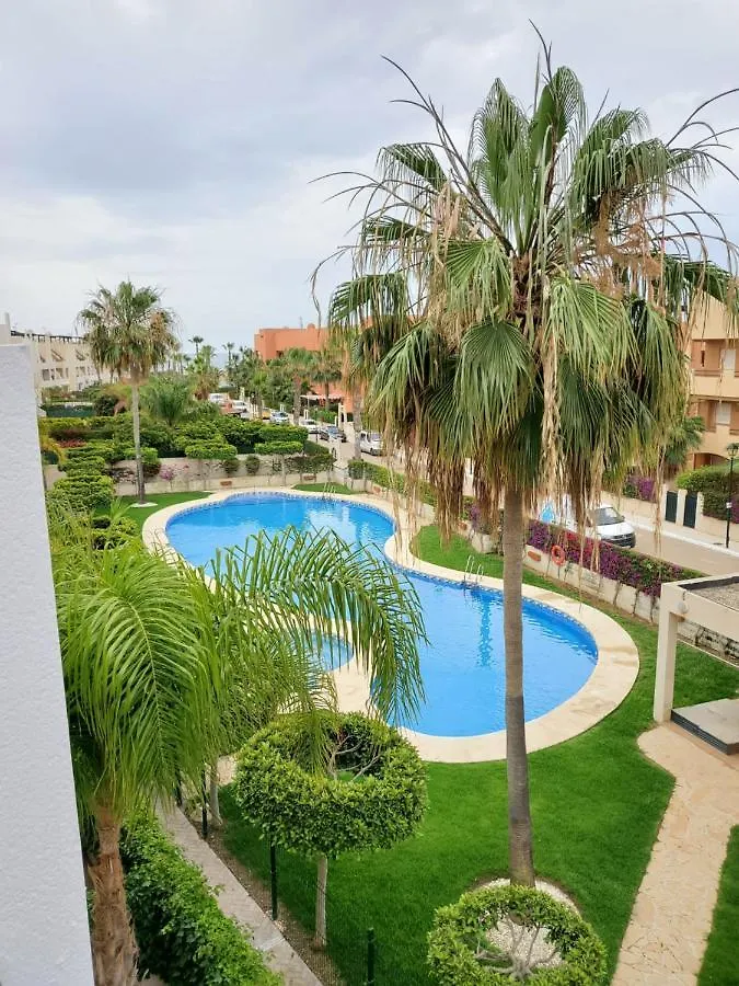 Bajo precioso en primera línea de Vera-Playa con jardín y terraza! Vera